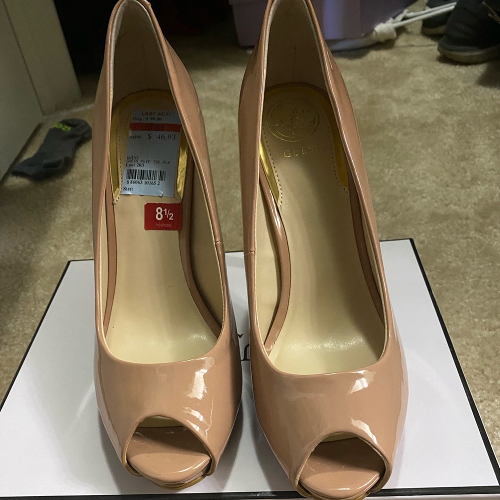 Guess beige Pump shoes